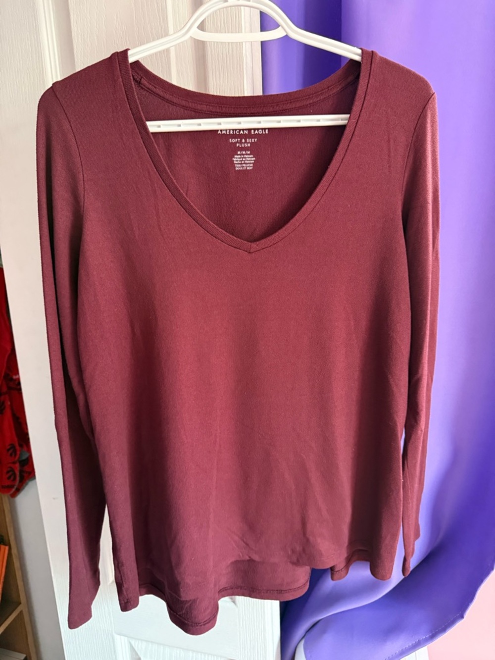 American Eagle V-Neck Long Sleeve Top